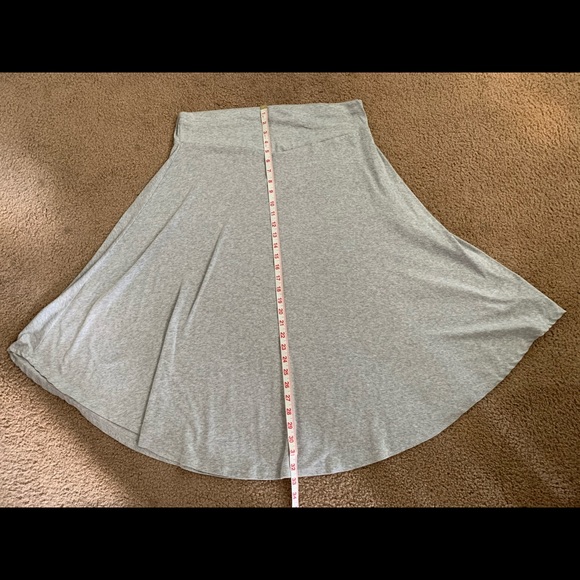 Gray A-line skirt - Picture 4 of 6